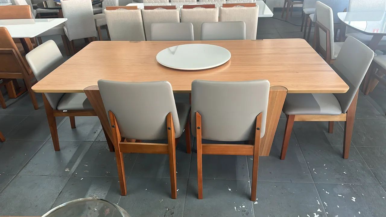 Mesa nova de madeira maciça  - Foto 2