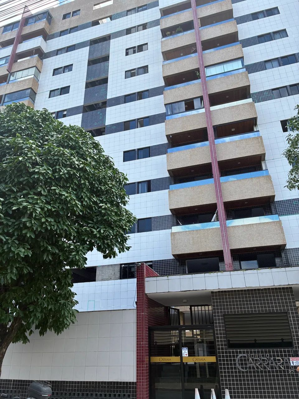 Apartamento Jatiuca três quartos 