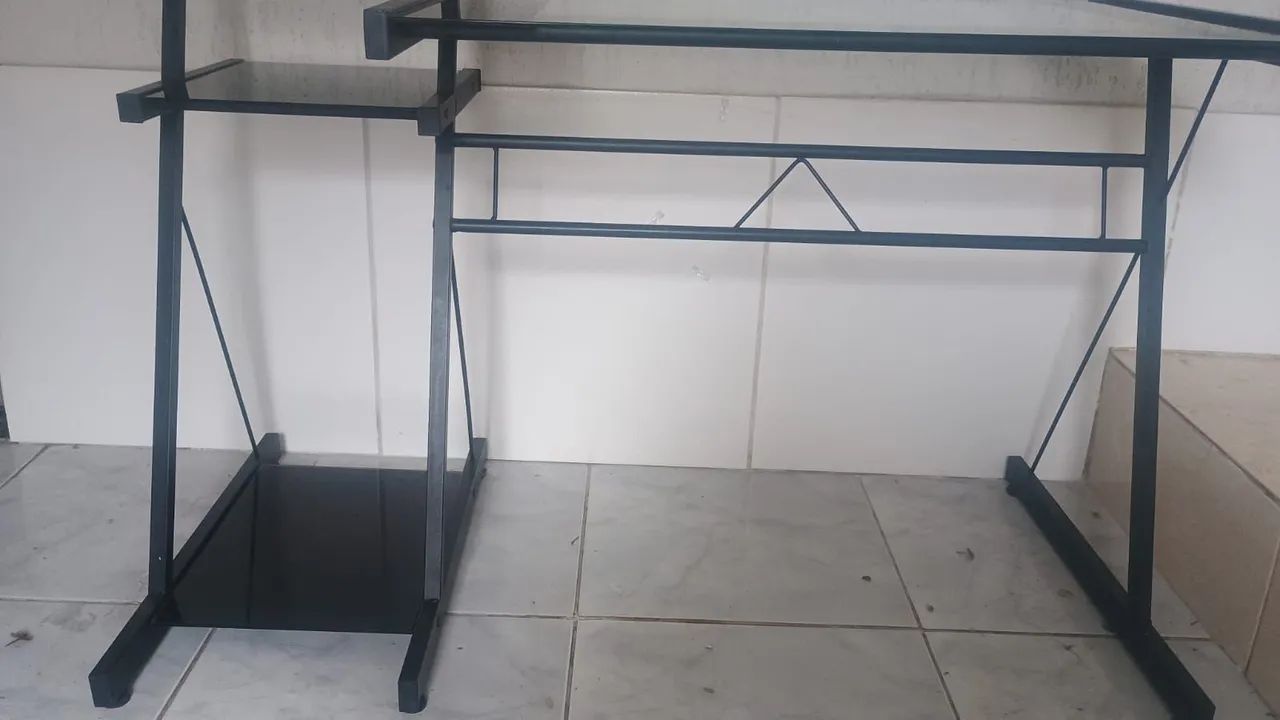 Mesa de escritório em vidro - Foto 2
