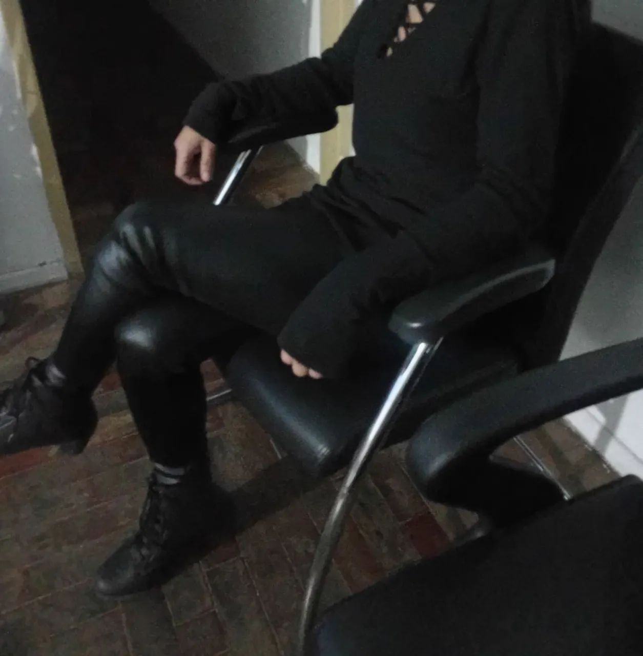 Poltronas estofadas em couro - Foto 3