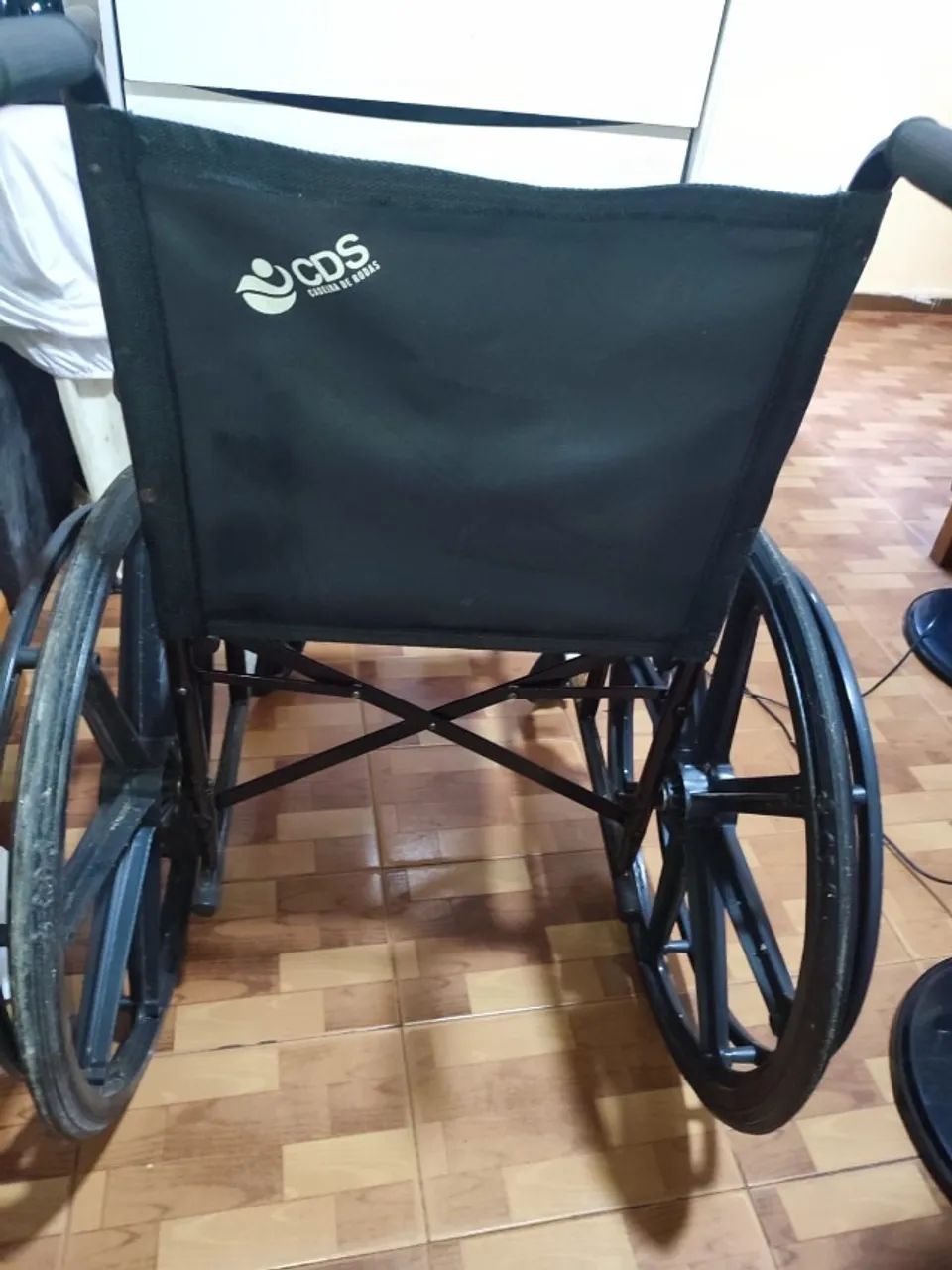 Cadeira de roda - Foto 5