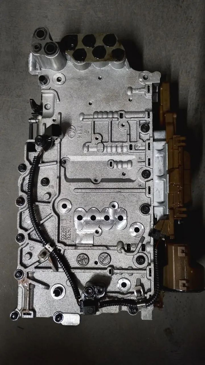Corpo de válvulas e módulo do câmbio automático Chevrolet  - Foto 2