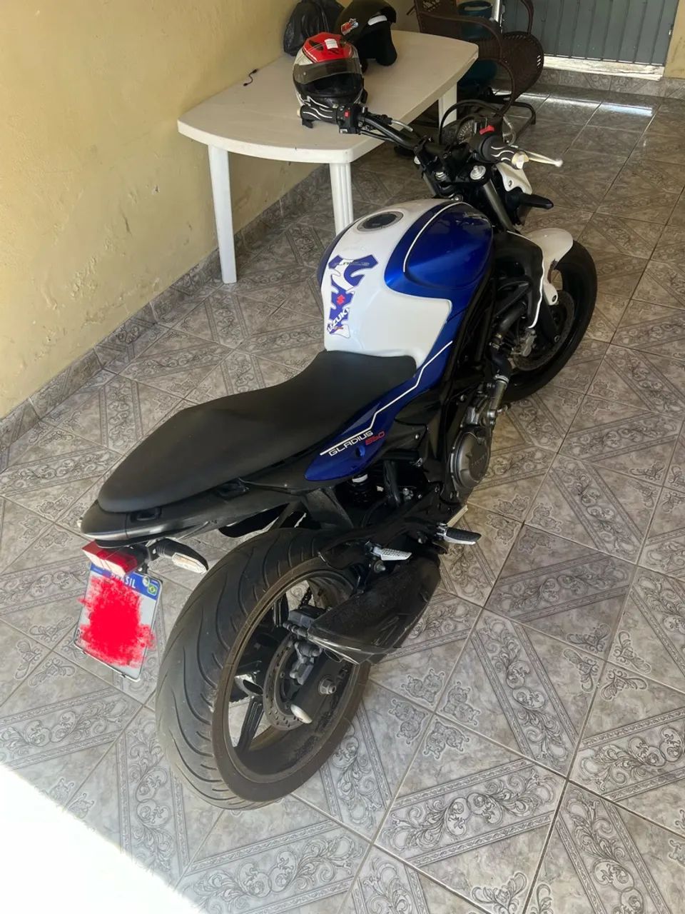 Suzuki Gladius 650 2016 - Foto 3
