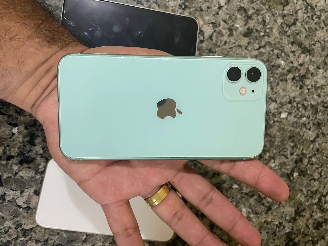 Iphone 11. 128G verde - Foto 4