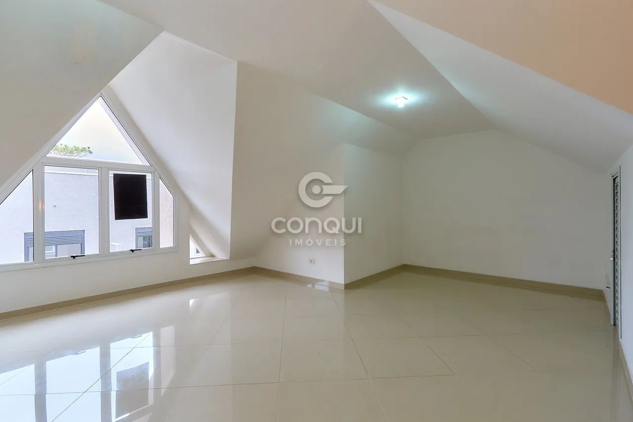 Triplex Semimobiliado no Uberaba  Conforto e Localização Privilegiada!