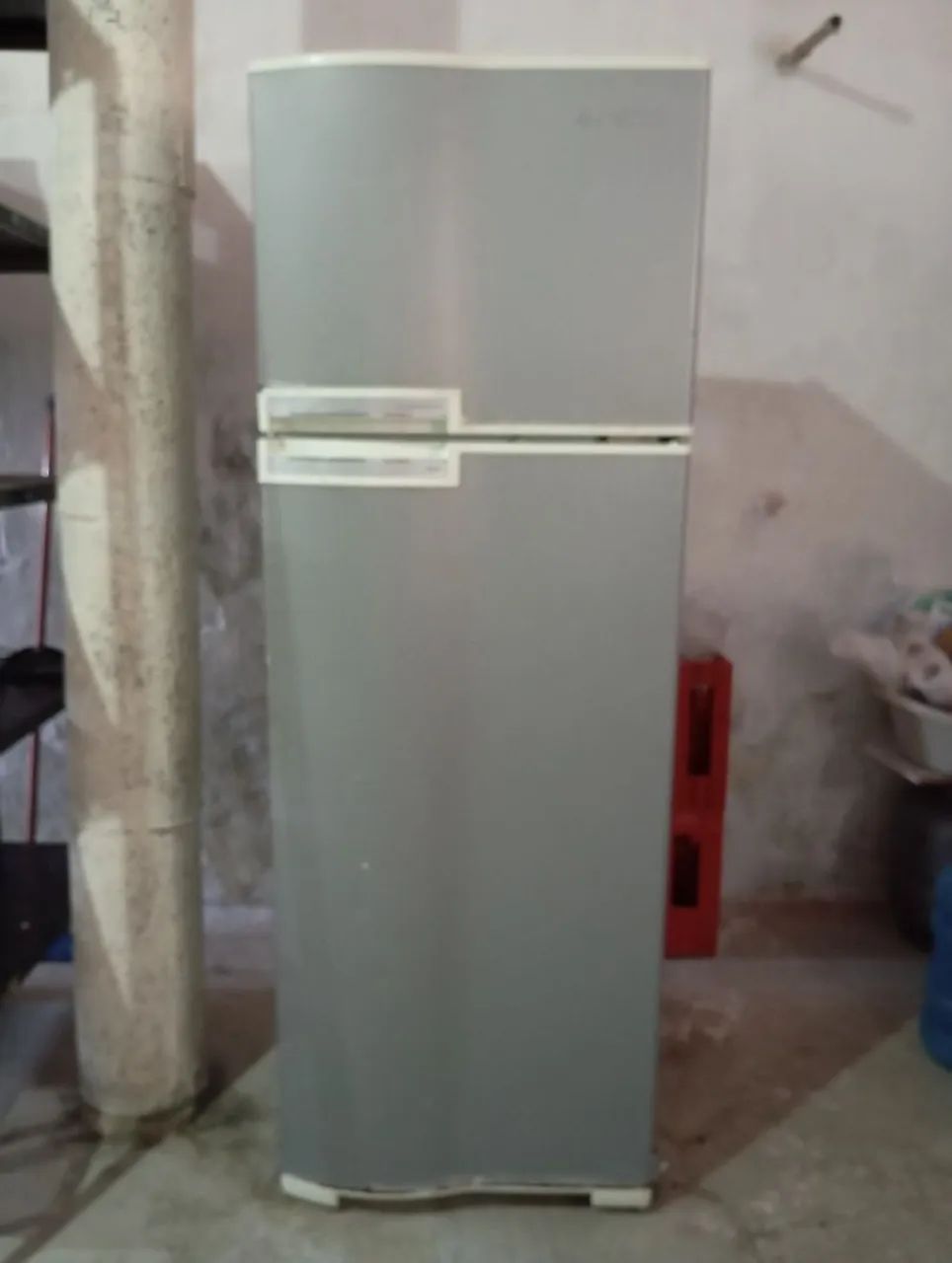 Vendo geladeira 