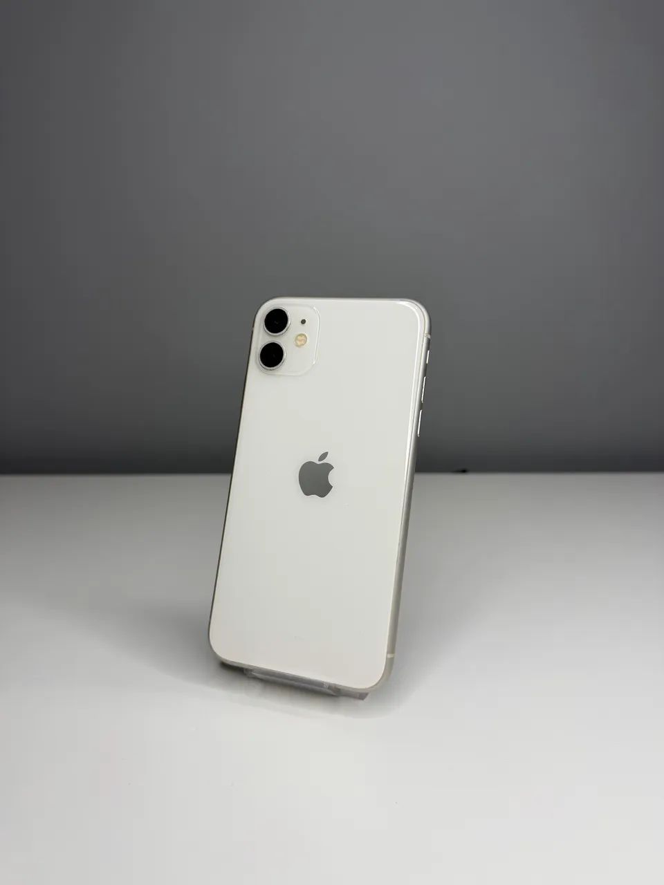 iPhone 11 64Gb Branco - COM CAIXA - Celulares e Smartphones