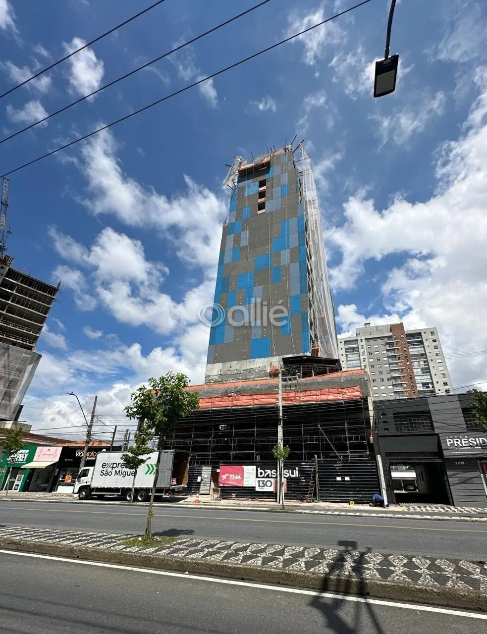 Studio com sacada na Republica Argentina