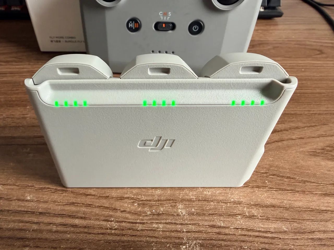 Drone DJI neo + 3 baterias, controle + case - Foto 5