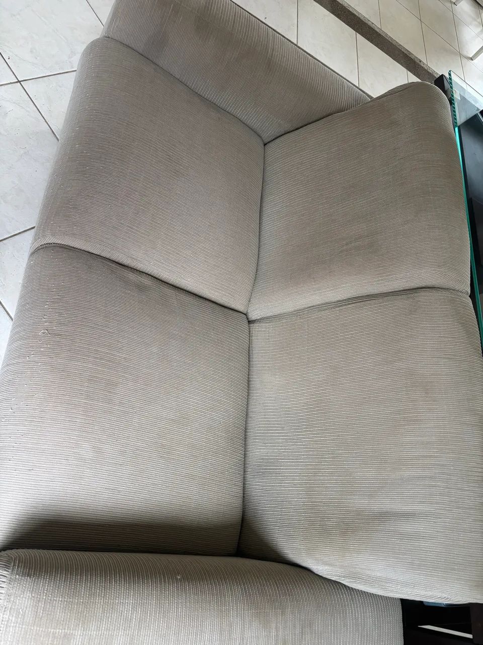 Vendo sofá de 2 lugares - Foto 2