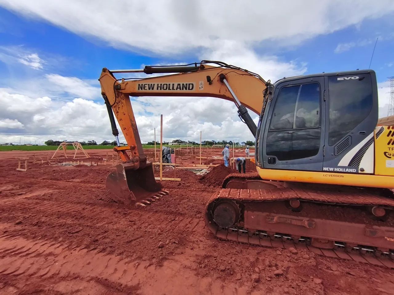 Escavadeira E215c - Foto 4