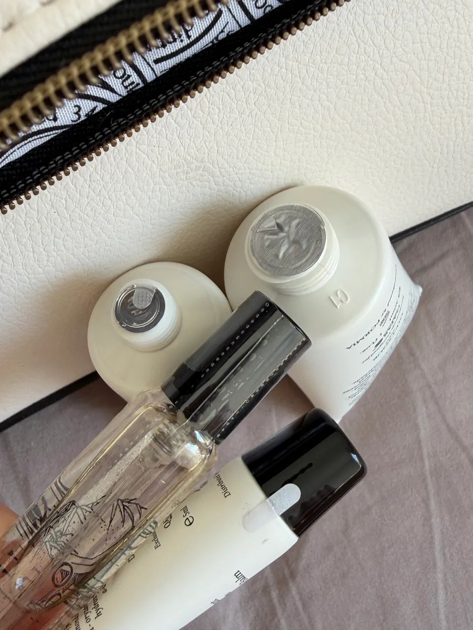 Kit travel diptyque com necessarie e produtos  - Foto 5