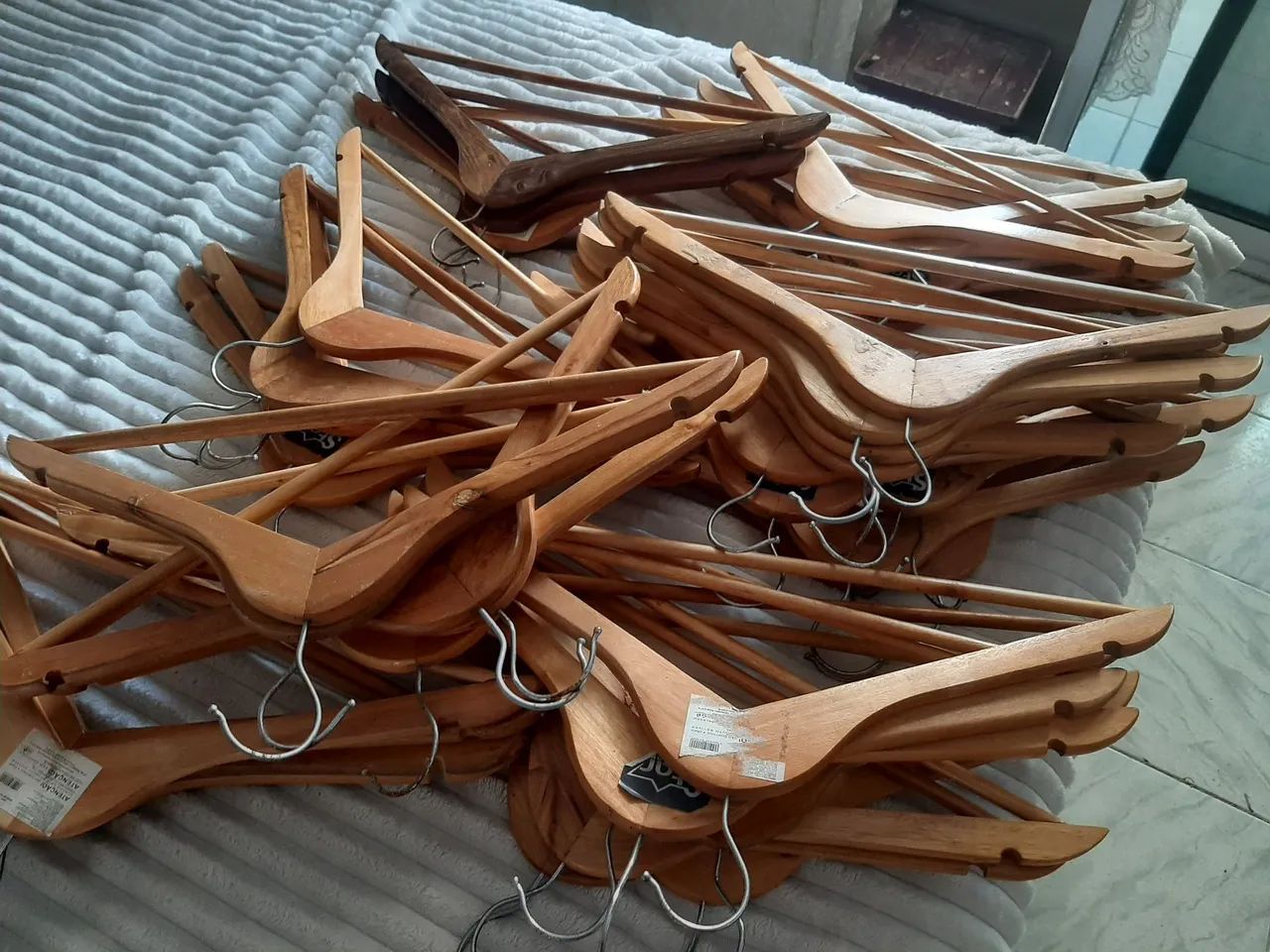 Vendo cabides de lojas - Foto 2