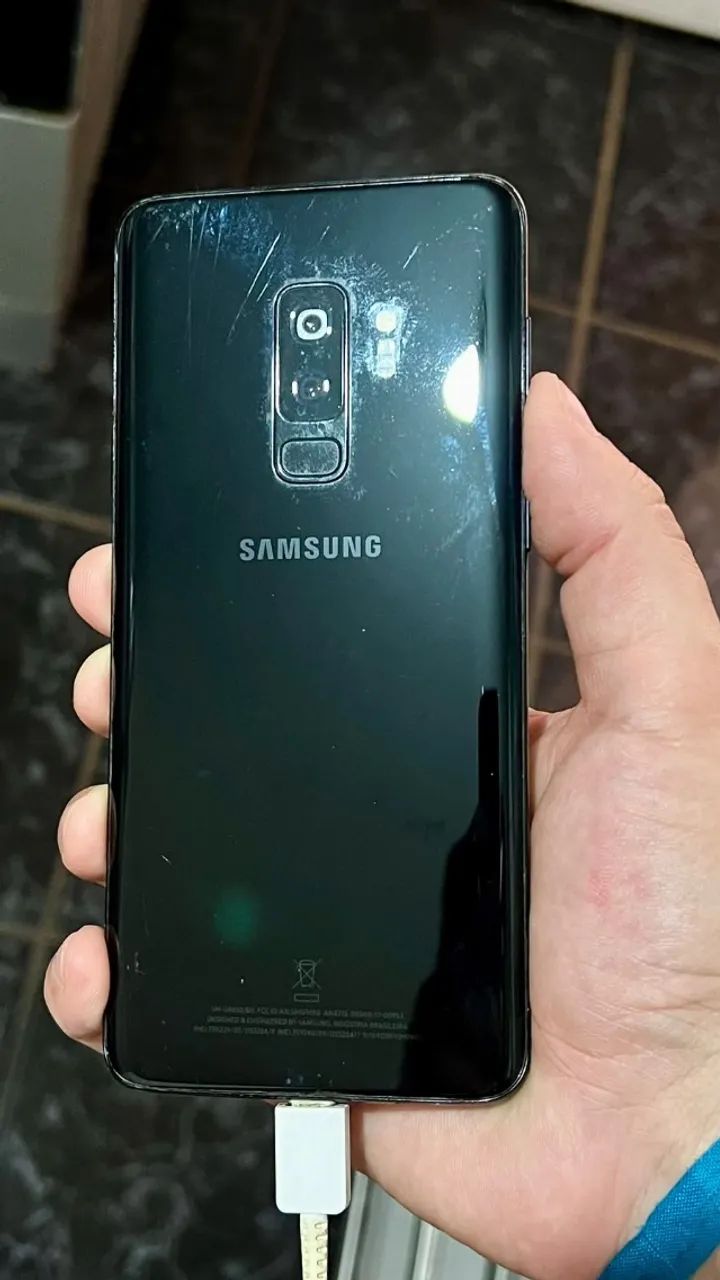 CELULAR SAMSUNG S9+ PLUS - DEFEITO DA TELA VERDE - Foto 2