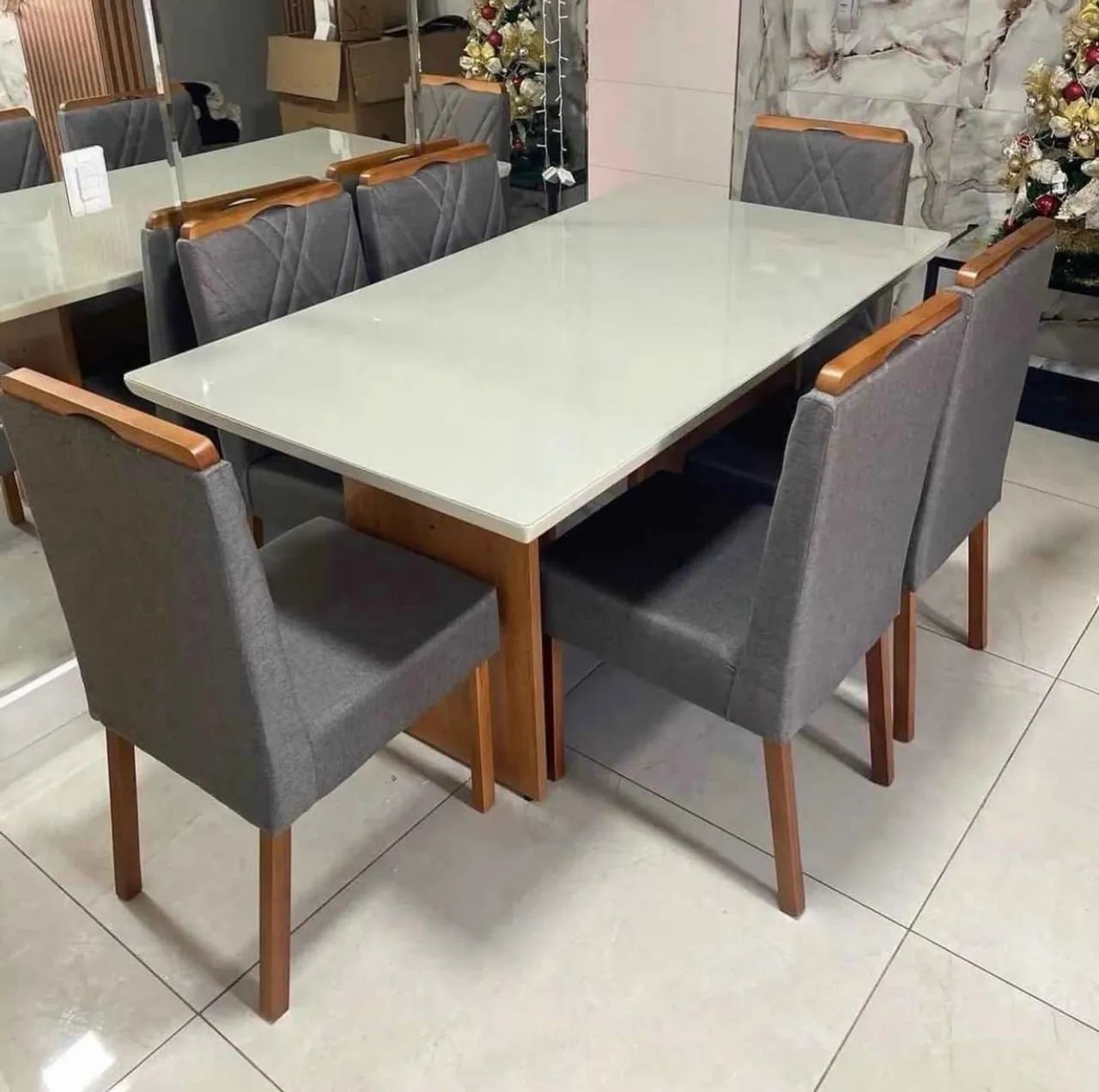 Mesa de Jantar de 6 cadeiras 
