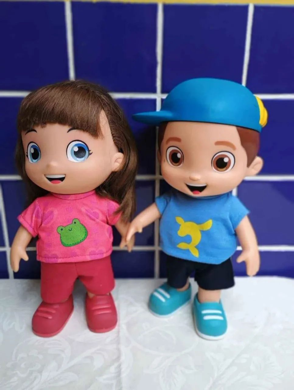 Bonecos Lucas Neto e Gi Neto