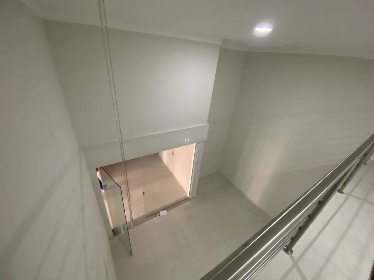 Loja Comercial com Mezanino em Galeria Aberta - Praia dos Ingleses - Foto 4