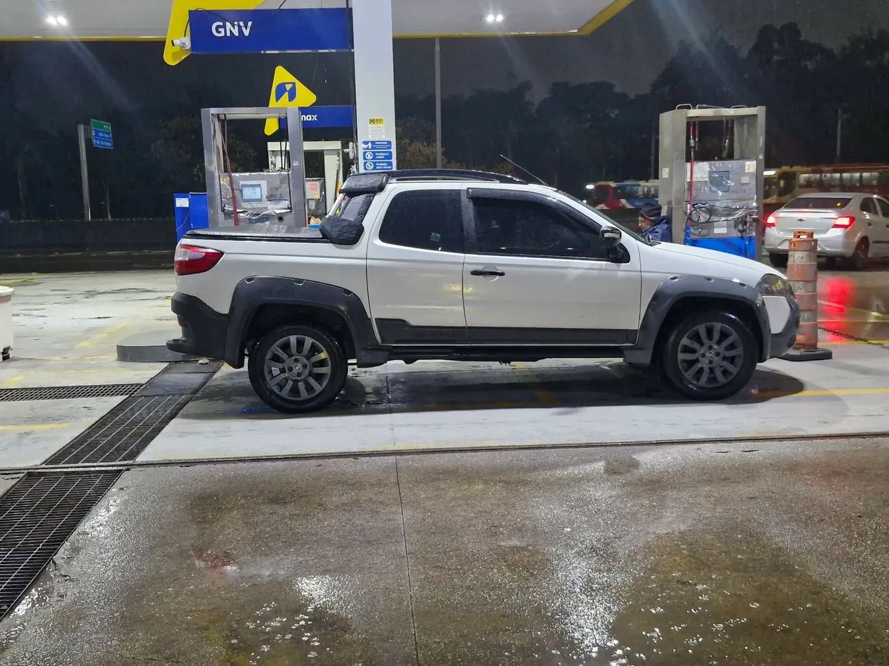 Fiat Strada Adv.1.8 16V Dualogic Flex CD 2015 - Foto 3