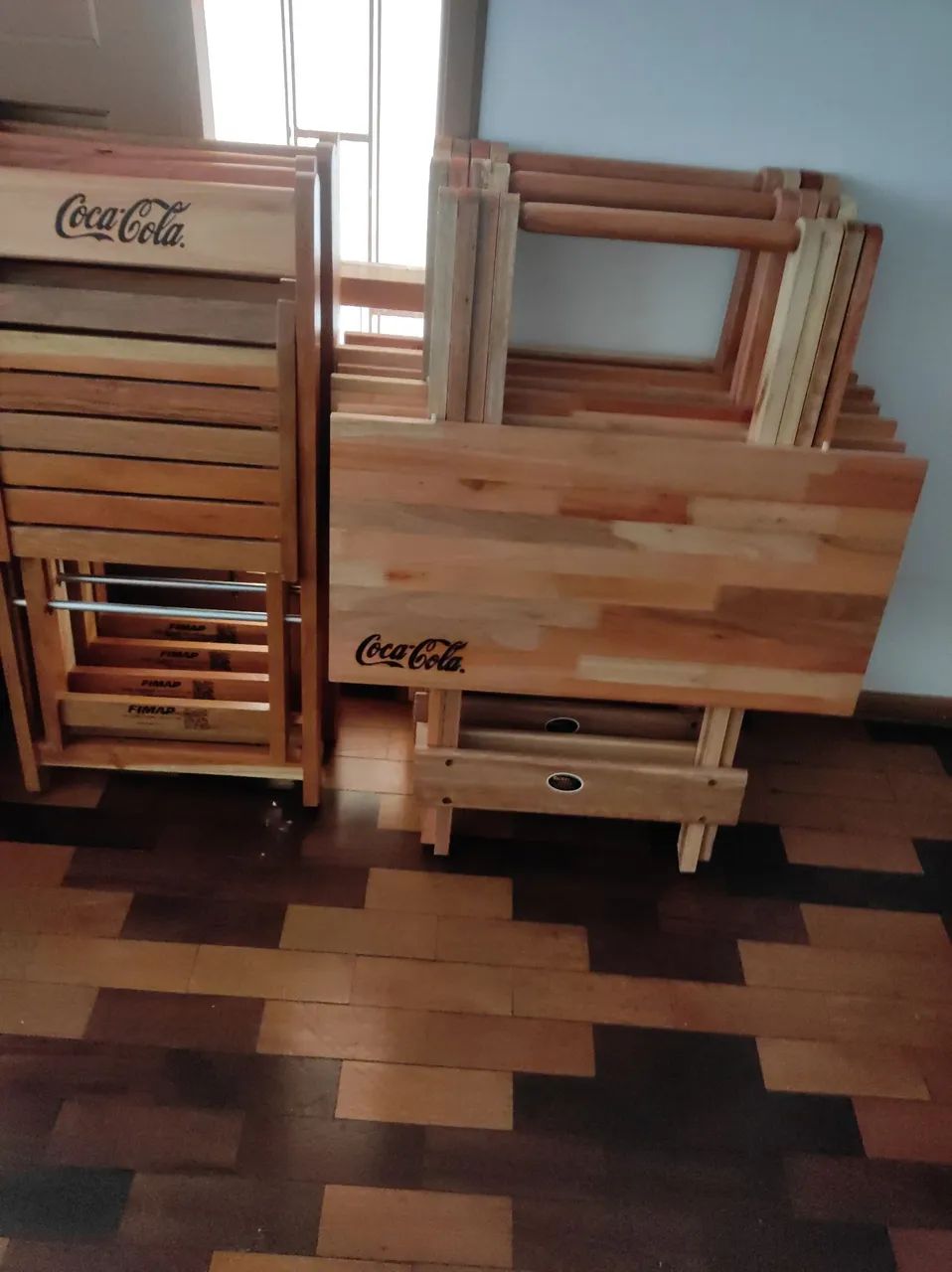 Mesa dobrável com 4 cadeiras  - Foto 2