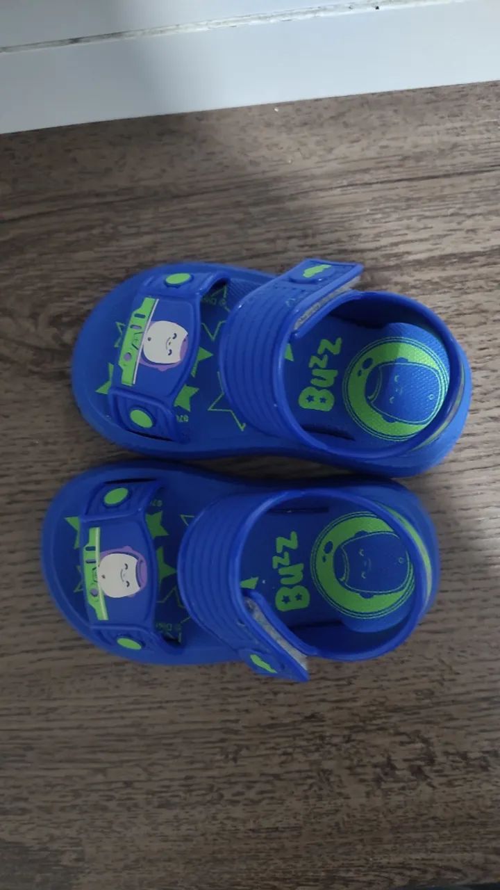 Sandália Grendene azul n°19 Buzz Lightyear com mochila  - Foto 5