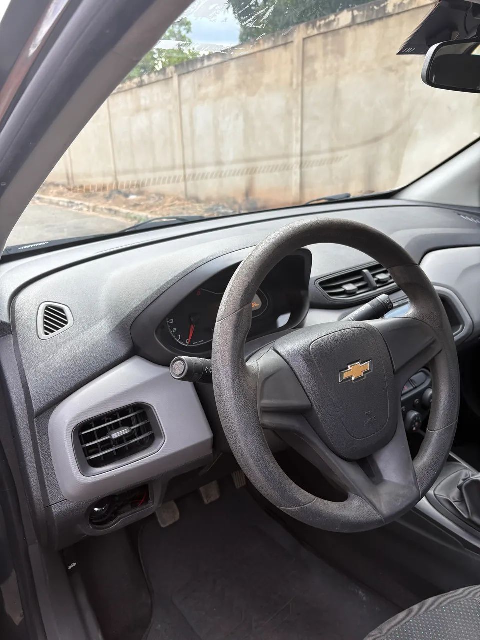 Chevrolet Onix ONIX HATCH Joy 1.0 8V Flex 5p Mec. 2017