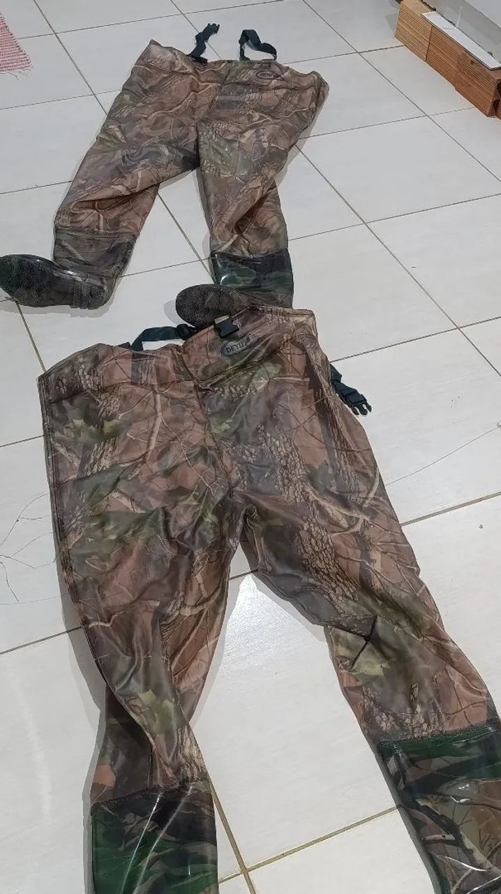  2 Macacões impermeável com bota