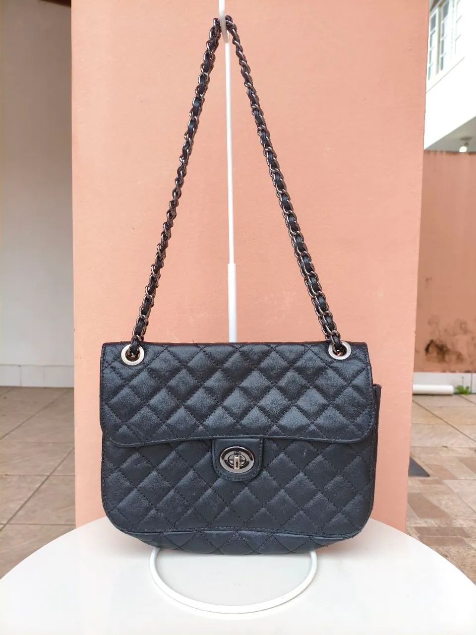 bolsa de couro legítimo tuqi.tá matelasse preto alça corrente - Foto 2