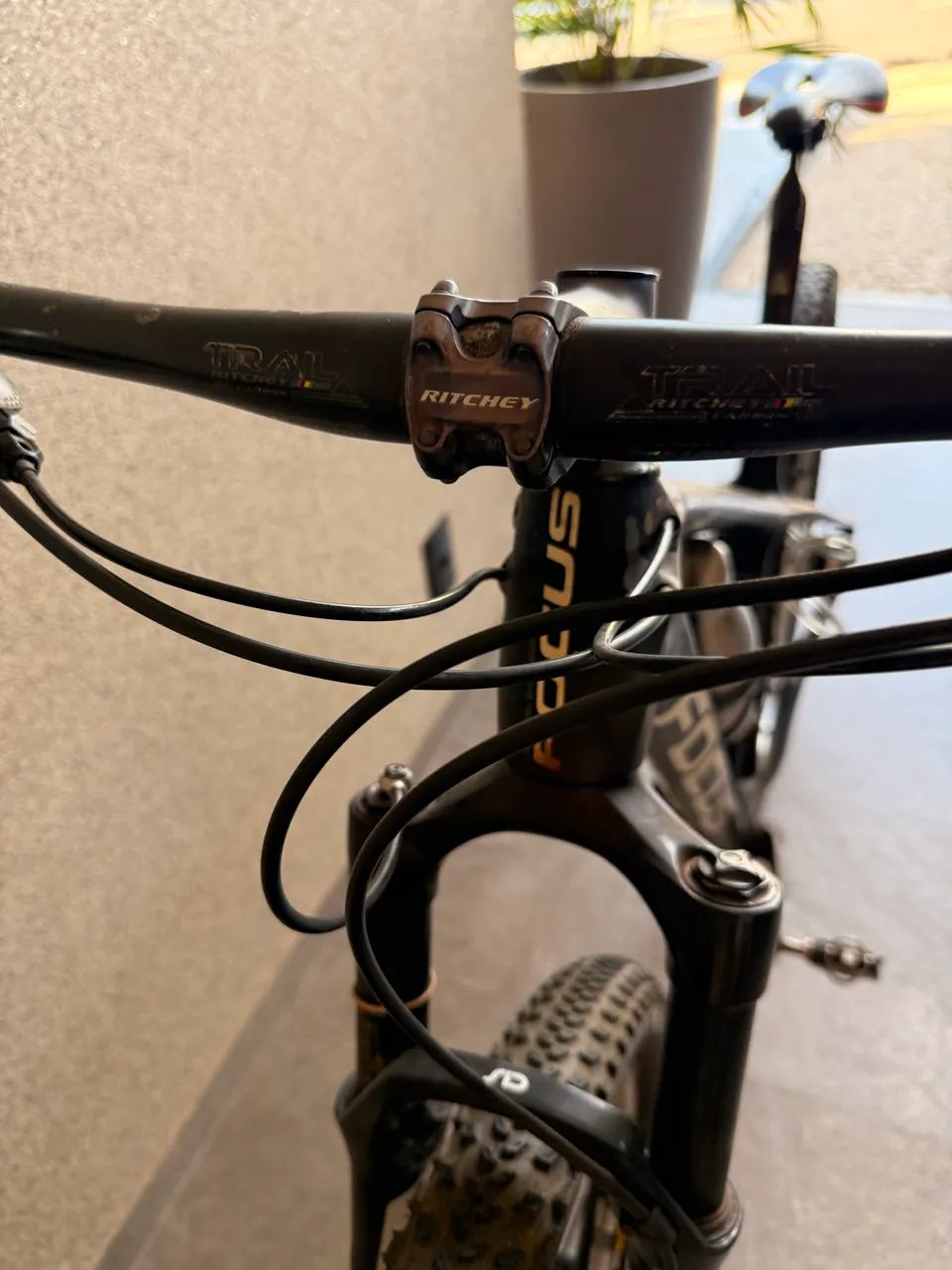 Bike Carbono - Aro 29 - EXCELENTE  - Foto 3