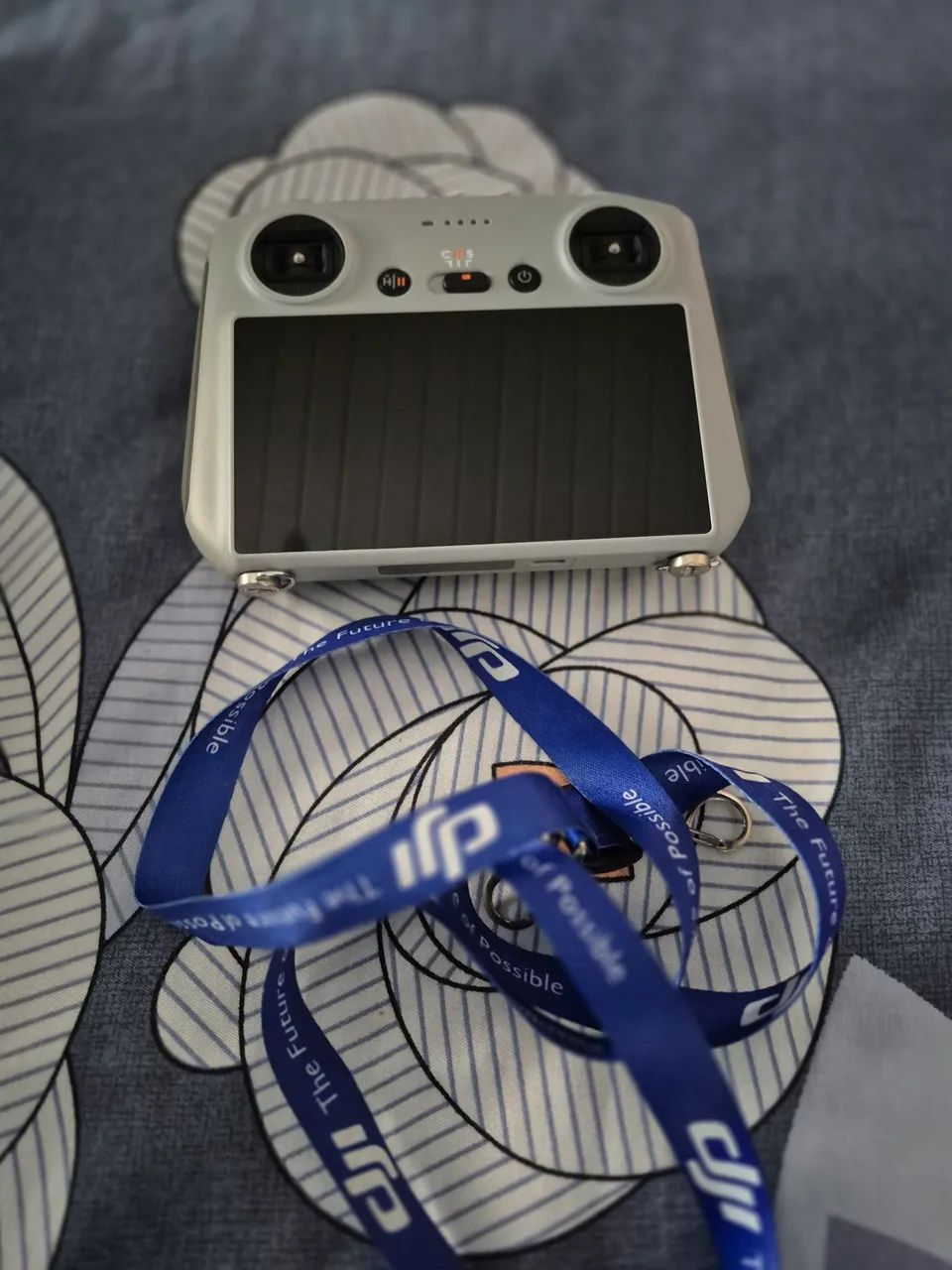 Vendo controle tela .maleta e protetor de gimbal e protetor de helice mini 3 