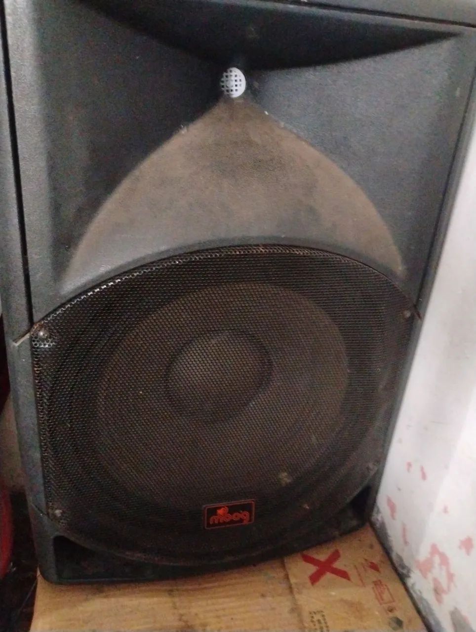 Caixa ativa com alto falante de 15