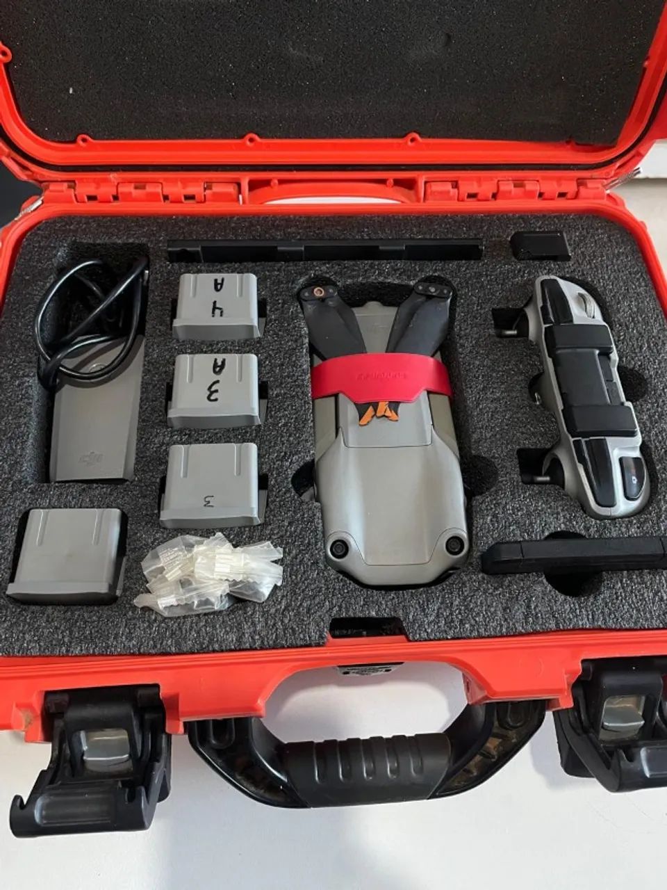 Drone DJI Air 2S Fly More Combo + Case Rígido de Transporte (Perfeito Estado)