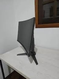 Monitor Gamer MSI 24 Curvo 144hz - Foto 2