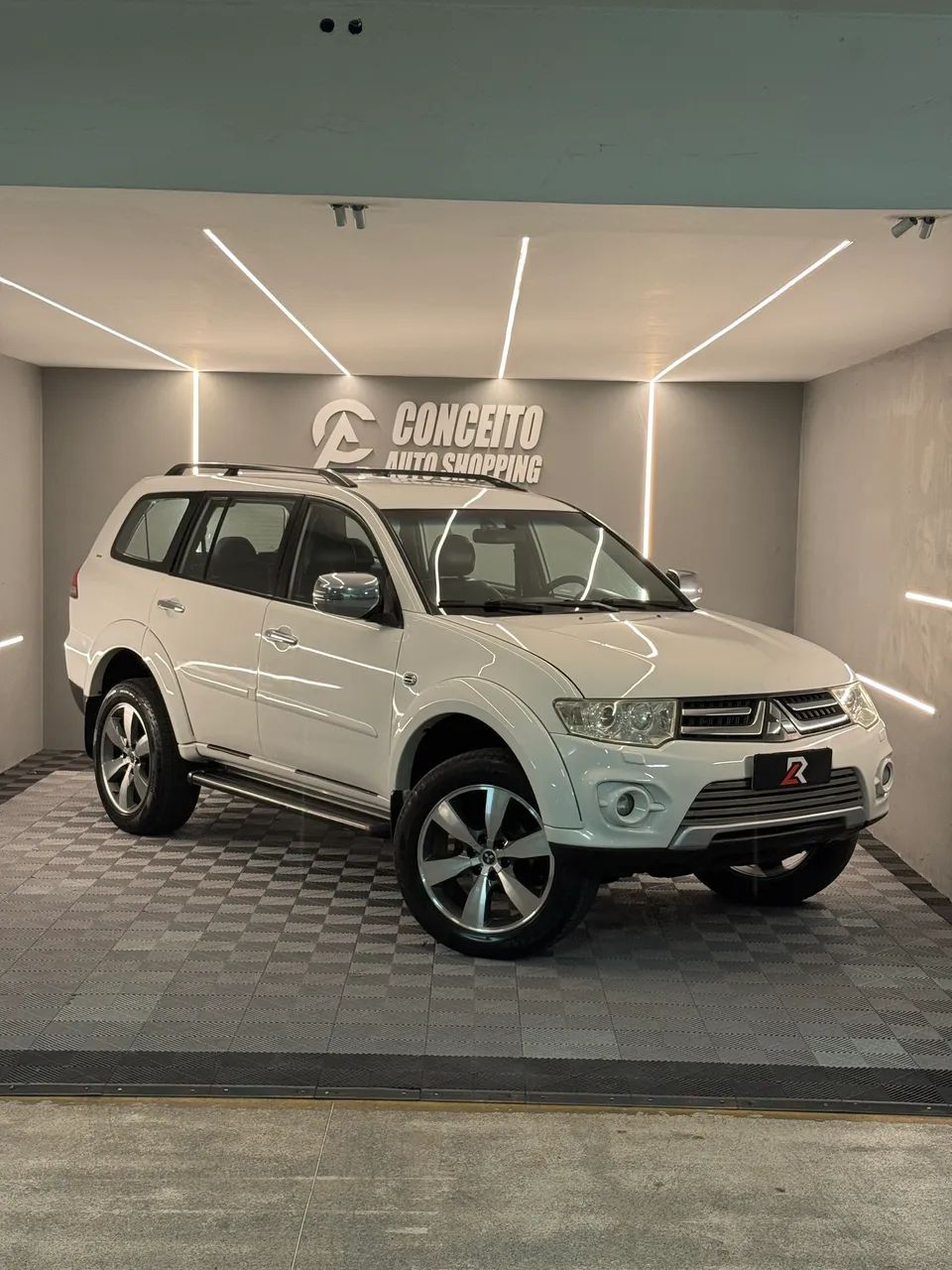 Mitsubishi Pajero 2015
