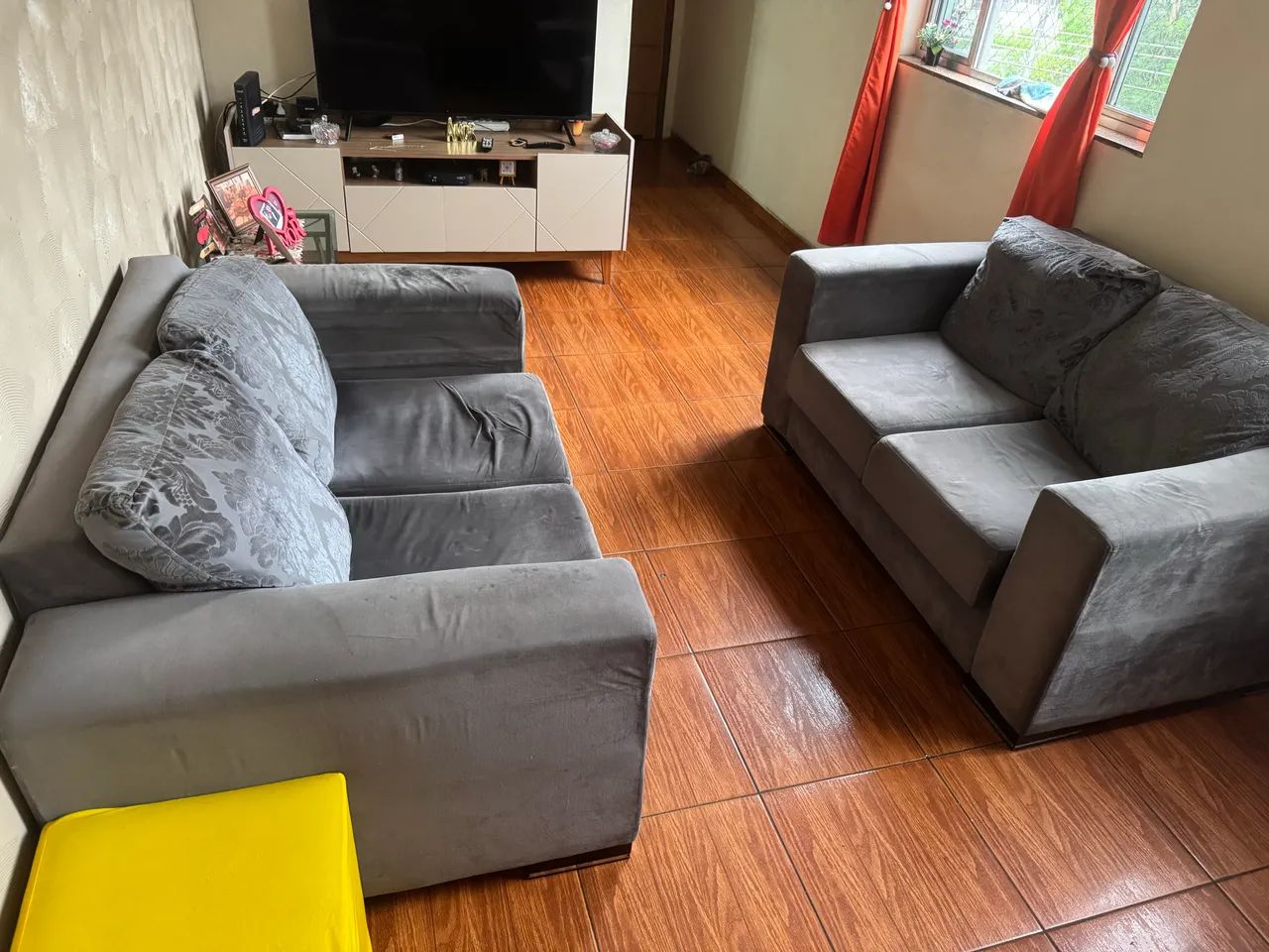 Vendo uma cama King e um jogo de sofá de dois lugares cada - Foto 4