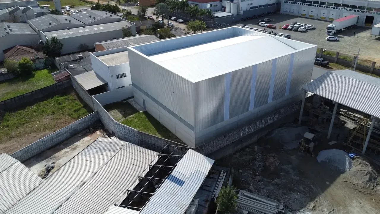 Barracão Industrial com 677,00m², no Mauá em Colombo/PR - Foto 2