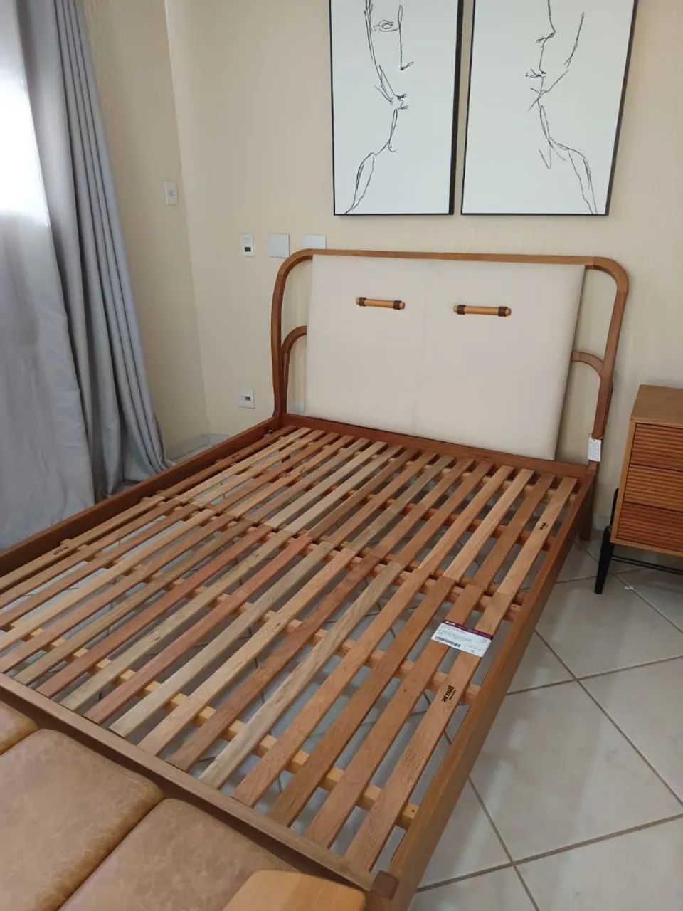 Cama Queen - Madeira Maciça (Nova) - Foto 2