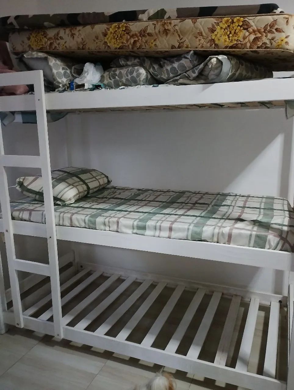 Treliche madeira nova e totalmente pintado branco 
