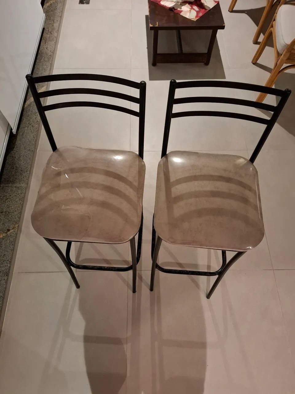 Vendo 2 cadeiras bistrô - Foto 2