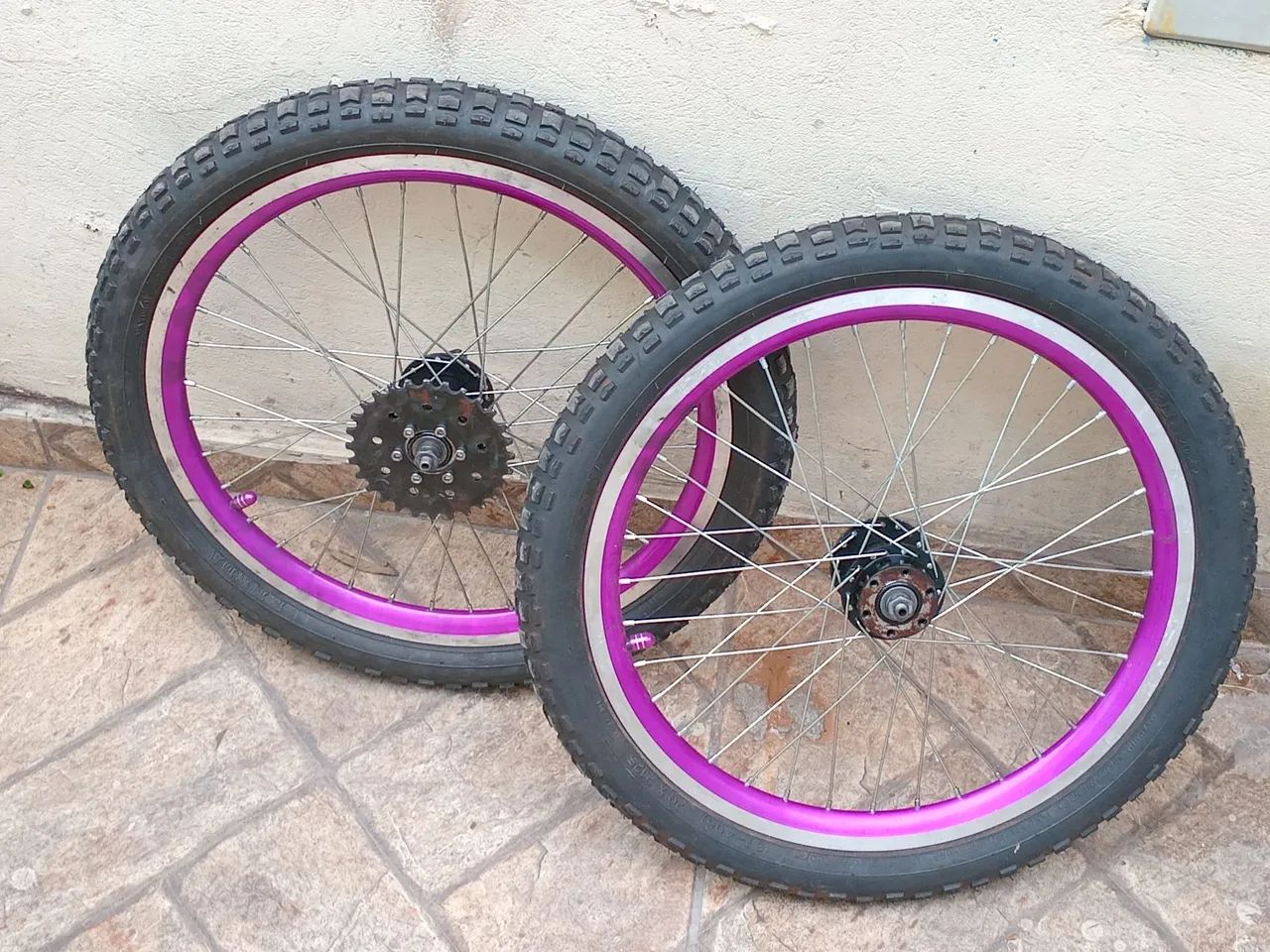 Par roda aro 20