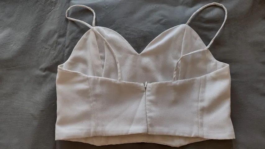 Corset Branco Acetinado Alfaiataria Busto com aramado  - Foto 2