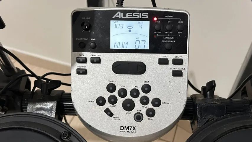 Bateria Eletrônica ALESIS DM7X