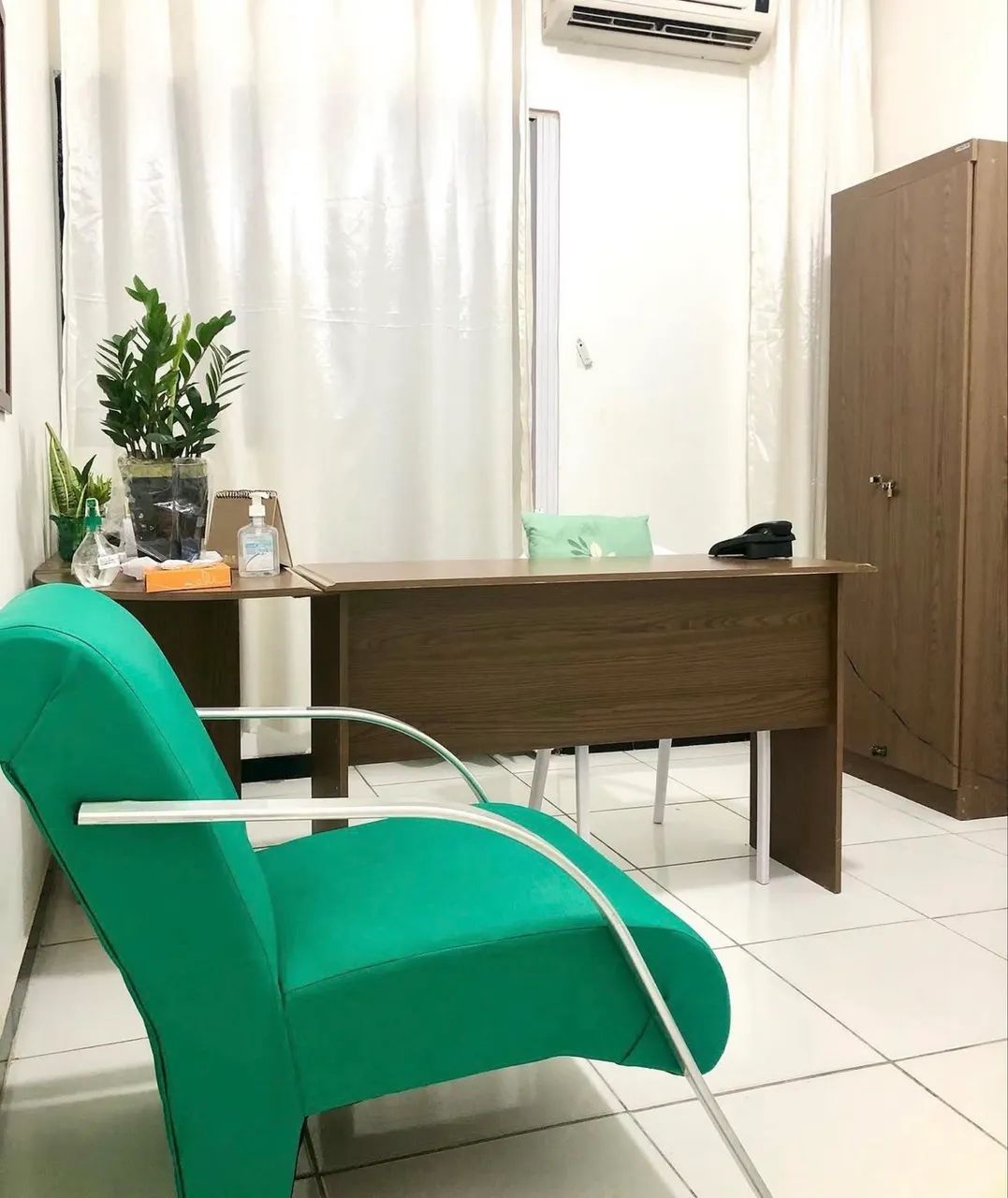 MESA DE ESCRITÓRIO + ARMÁRIO ? R$ 100 OS DOIS! - Foto 4