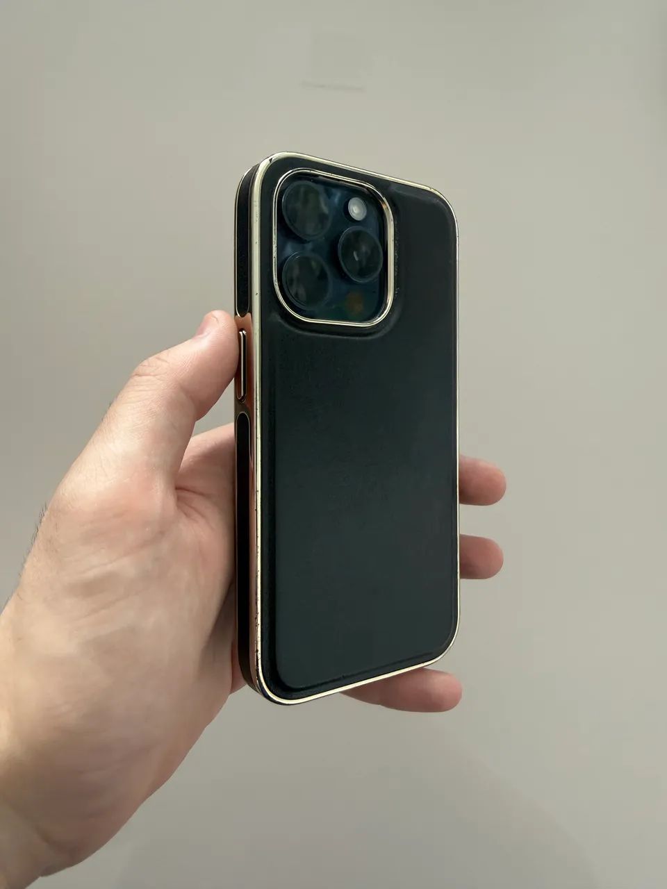 iPhone 15 Pro 256gb Azul + Capinha - Celulares e Smartphones