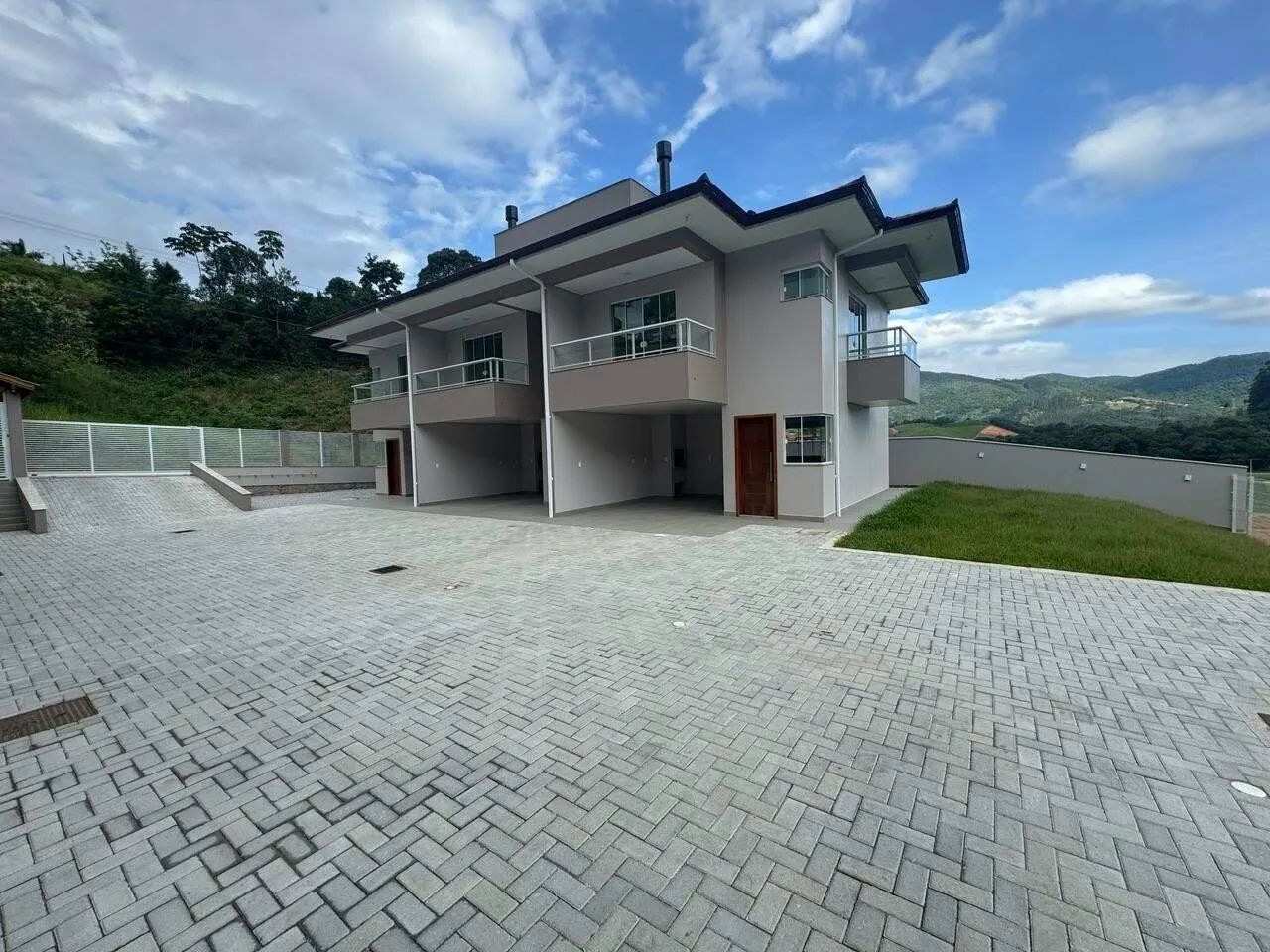 Última unidade, sobrado para venda com 2 suítes no Centro - Antônio Carlos/SC - Foto 4
