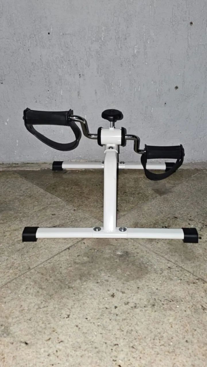 Vendo pedal e bola