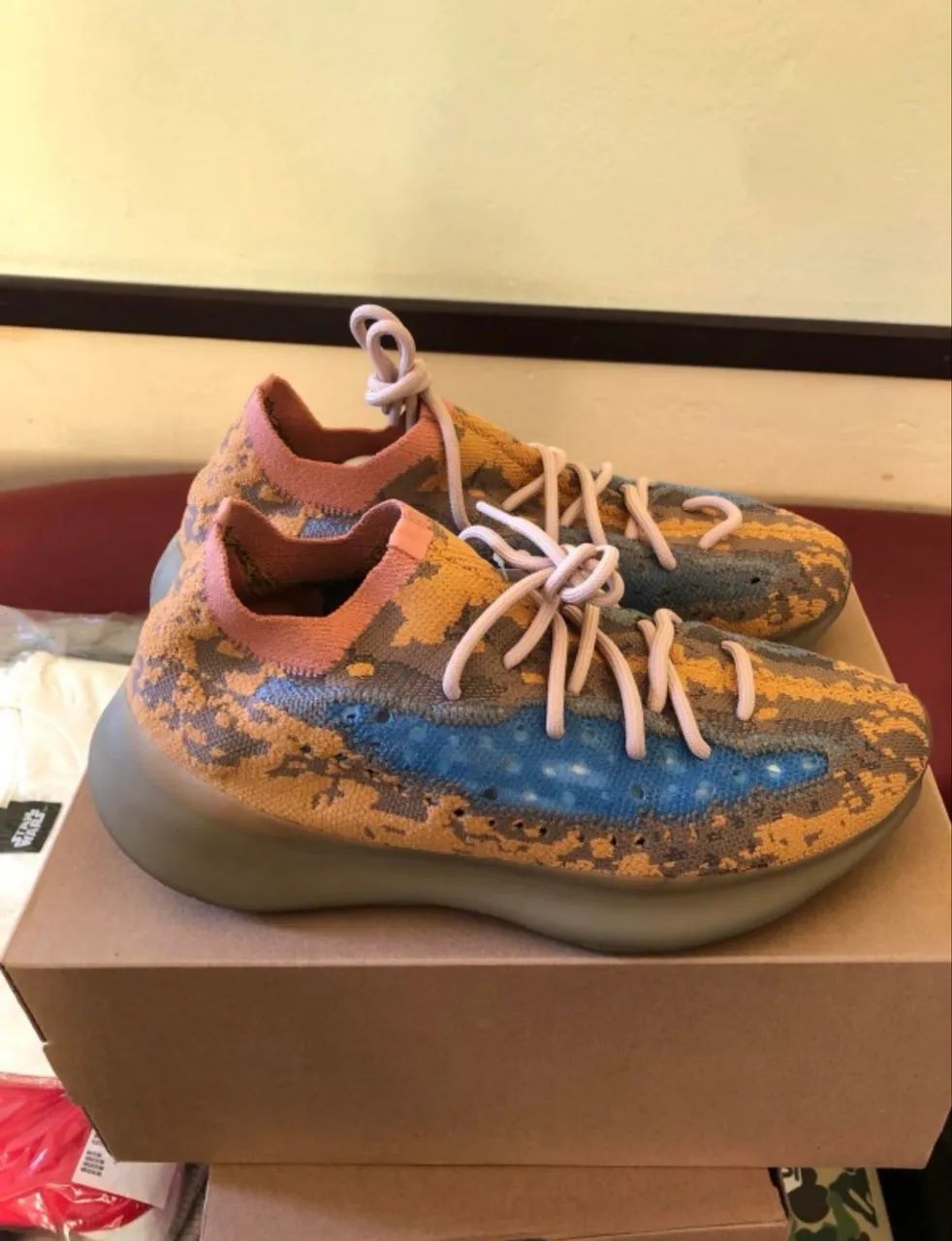 Tênis Adidas Yeezy Boost 380 - Foto 4