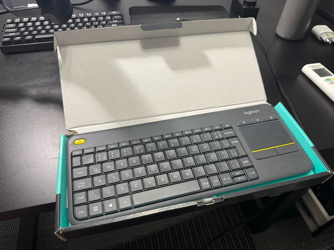 Teclado Logitech K400Plus
