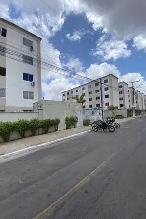 Apartamento com 2 dormitórios em Pajuçara