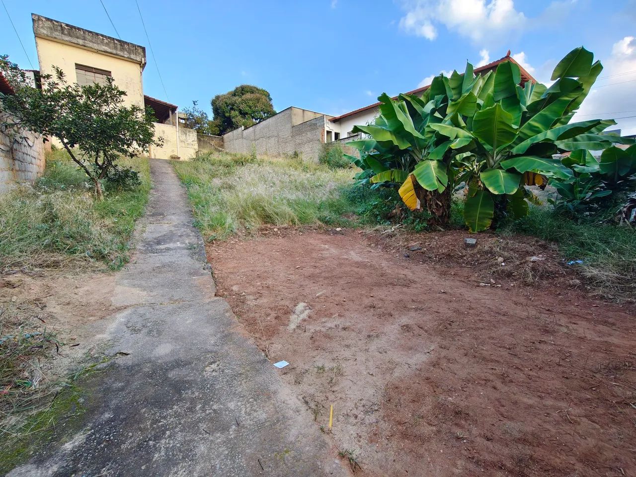 Lote 525m² bairro Belmonte com casa e kitnet 