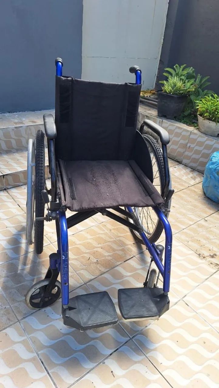 Cadeira de rodas (CDS). - Foto 2